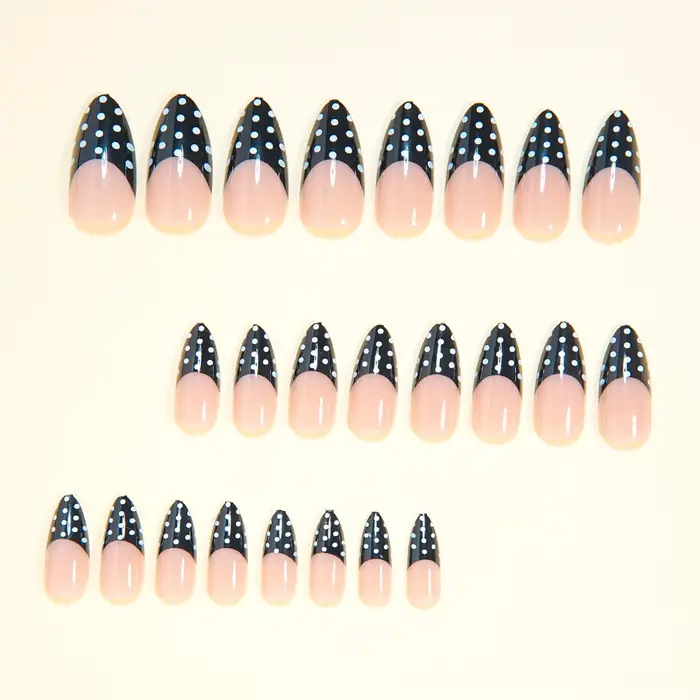 Faux ongles moyens pour femmes et filles