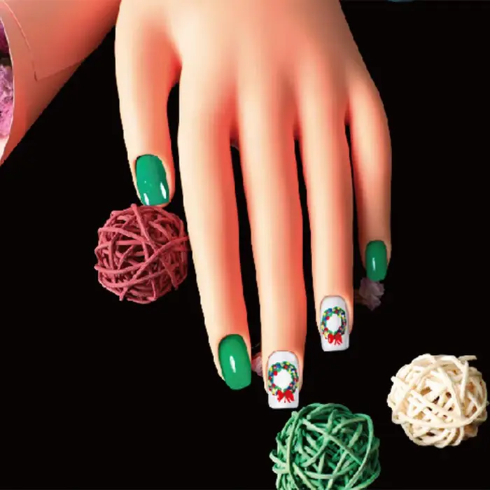 Main d'entraînement pour ongles en acrylique