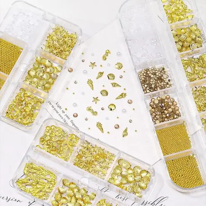 Perles 3D pour nail art sur le thème de l'été, étoiles de mer brillantes, coquillages, perles, breloques pour la décoration quotidienne des ongles des filles, DIY