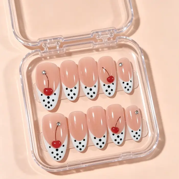 10 pièces de faux ongles en forme d'amande pressés à la main