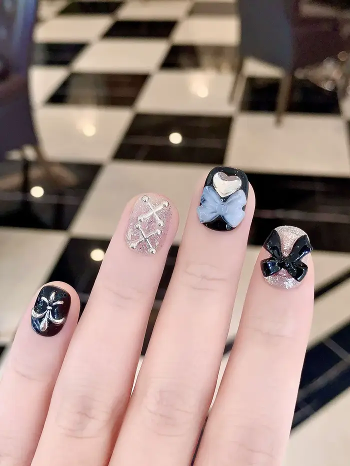 Faux ongles à porter en dentelle transparente