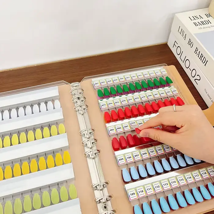 Palette de couleurs pour ongles