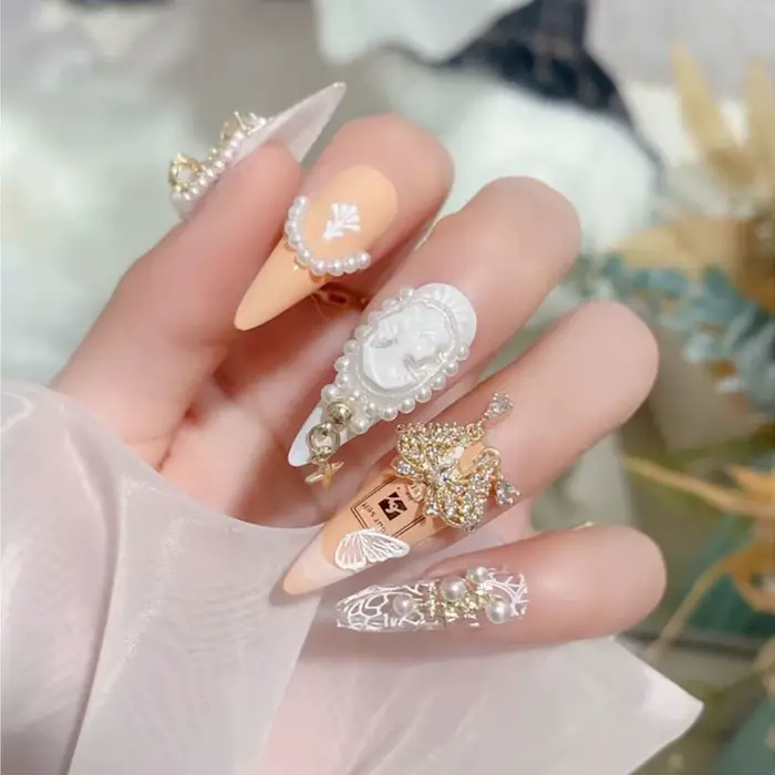 Accessoires de manucure en forme de cœur et de papillon, décorations pour Nail Art, bijoux en Zircon, pendentif en alliage, chaîne, nœud, strass pour ongles