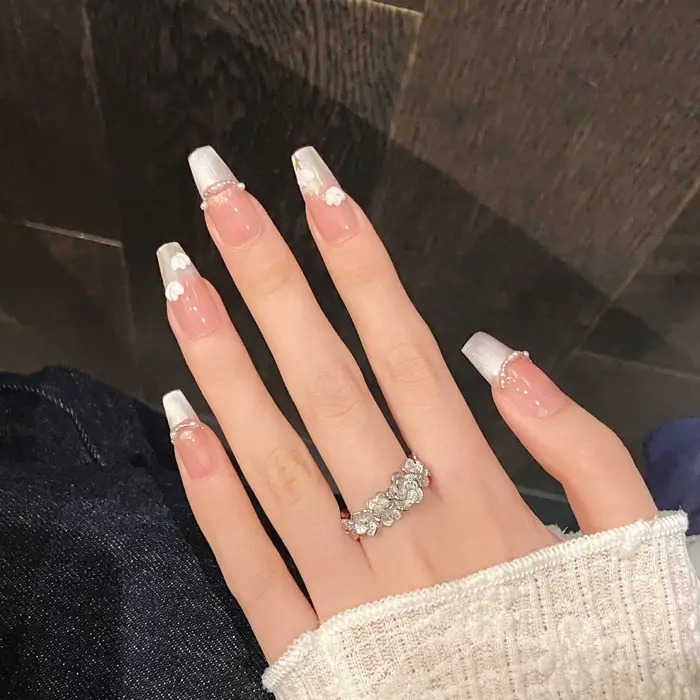 Patchs pour faux ongles tulipe peints à la main