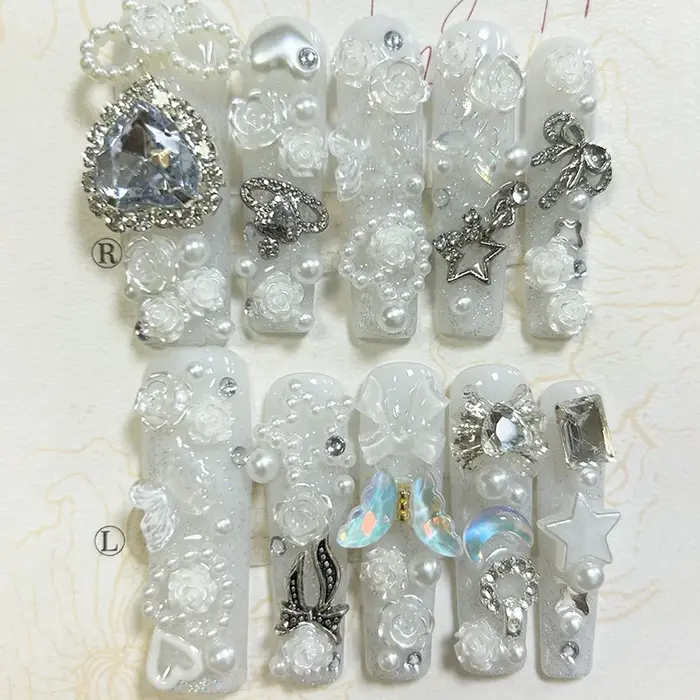 Ongles press-on japonais Jirai blancs faits à la main