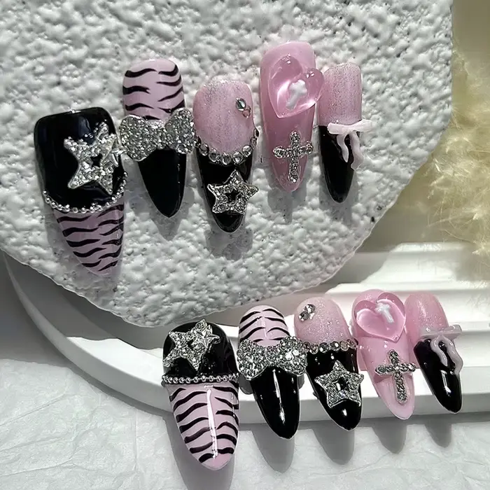 Y2K Baddie Gyaru noir rose longue pointe français presse sur ongles arc étoile croix amour Jirai Nail Art Yami Kawaii