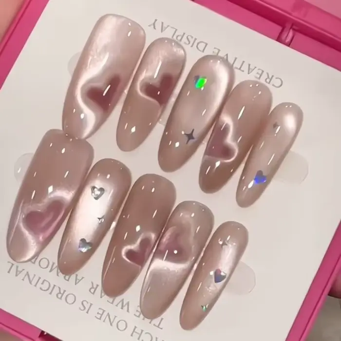 Faux ongles auto-adhésifs faits à la main