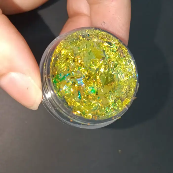 Poudre à ongles holographique