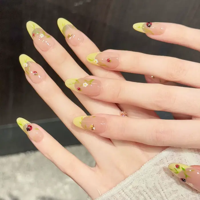 10 faux ongles press-on faits main