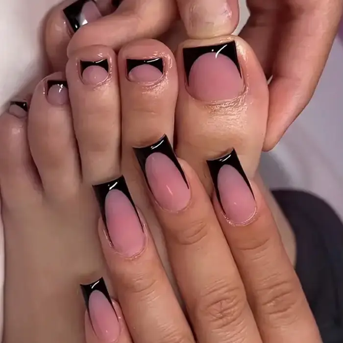 144 pièces de faux ongles carrés noirs brillants