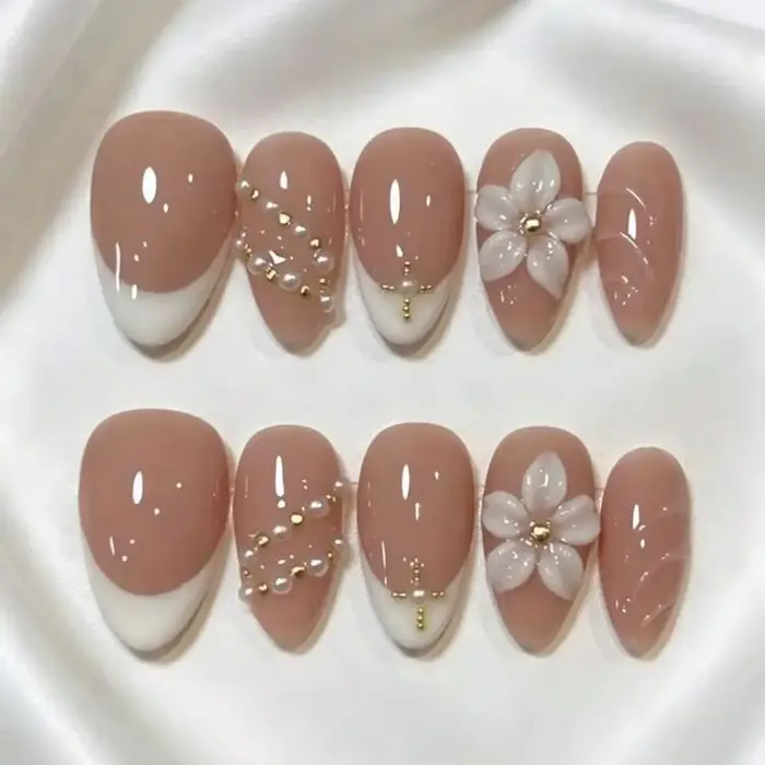 10 Pièces d'ongles courts à presser faits main avec un design amande sculpté
