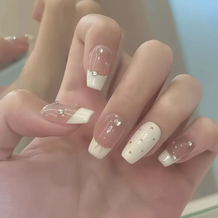 10 pièces d'ongles artificiels faits à la main, à couverture complète, de longueur moyenne, couleur 