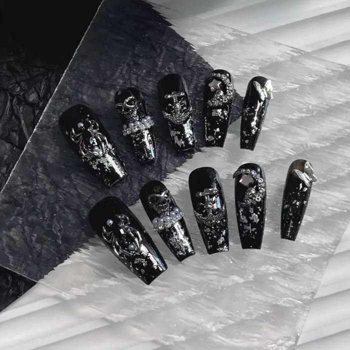 (10 pièces) ton noir lisse associé à des détails gothiques frappants, adapté aux amateurs de style d