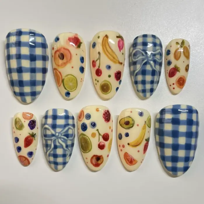 24 faux ongles en amande mi-longs à presser, style Dopamine, avec strass français, motif coccinelle,