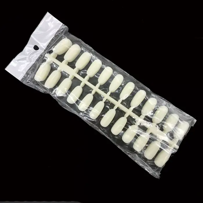 Faux ongles naturels transparents noirs