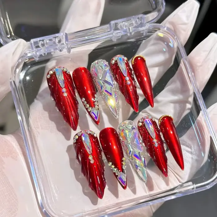 Faux ongles de Noël faits main de luxe en forme de queue de poisson, rouges, festifs, pour le Nouvel