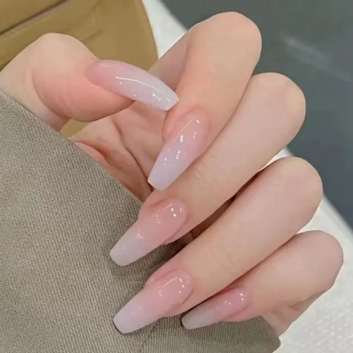 24 pièces/boîte 2022 nouveaux ongles artificiels avec colle blanc laiteux rose dégradés longue Ballet couverture