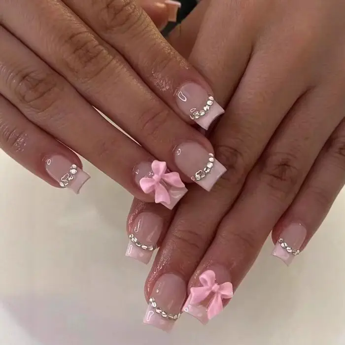 24 pièces presse sur ongles court amande nœud papillon noir