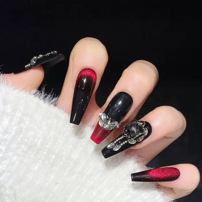 Presse faite à la main sur les ongles gothique foncé Y2K faux