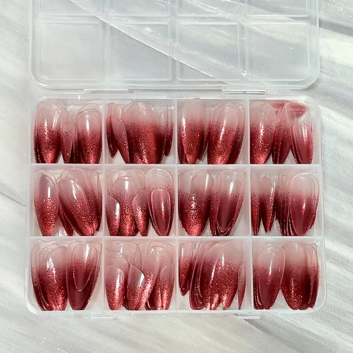 144 faux ongles en boîte