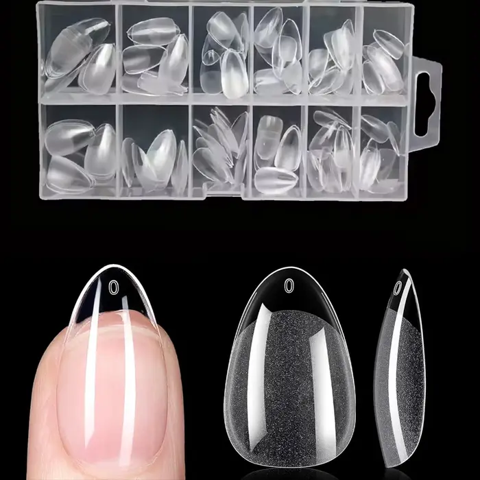 Pointes d'ongles ultra-courtes en forme d'amande
