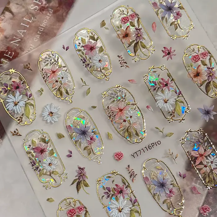 Autocollants pour ongles floraux bohèmes rétro en relief 5D à bordure dorée pour un nail art époustouflant