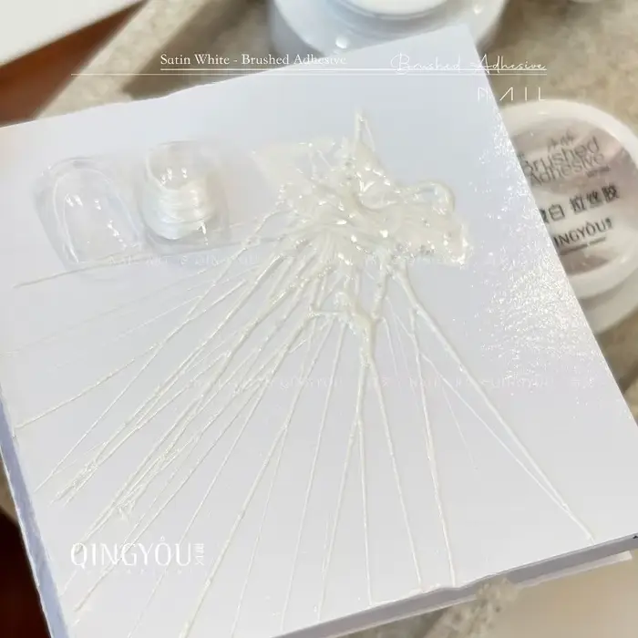 Gel extensible blanc soyeux pour ongles