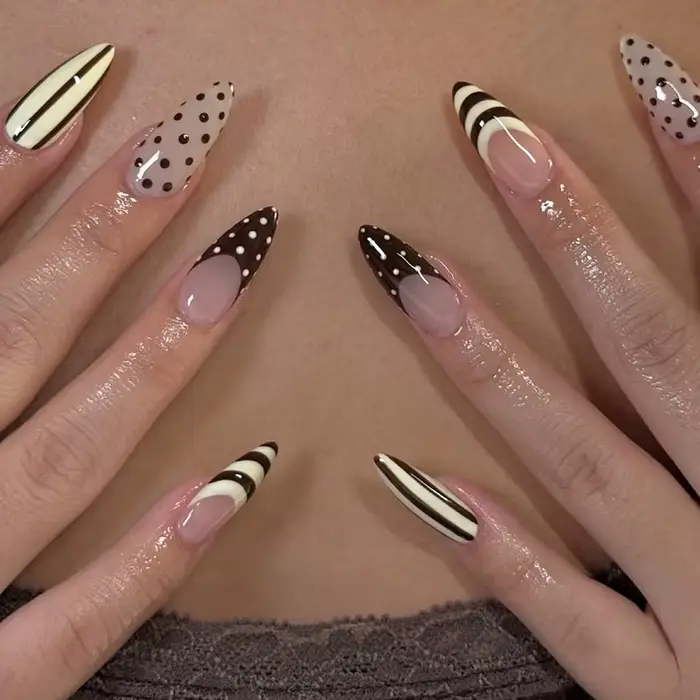 Faux ongles épicés en amande pour filles, 24 pièces, à pression française, à pois/rayons imprimés, b