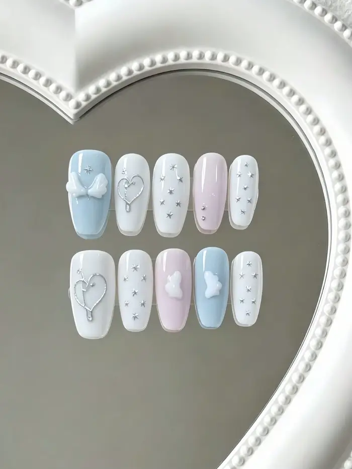 10 faux ongles en forme de cercueil, aux couleurs bleu, blanc et rose, avec étoiles peintes à la mai