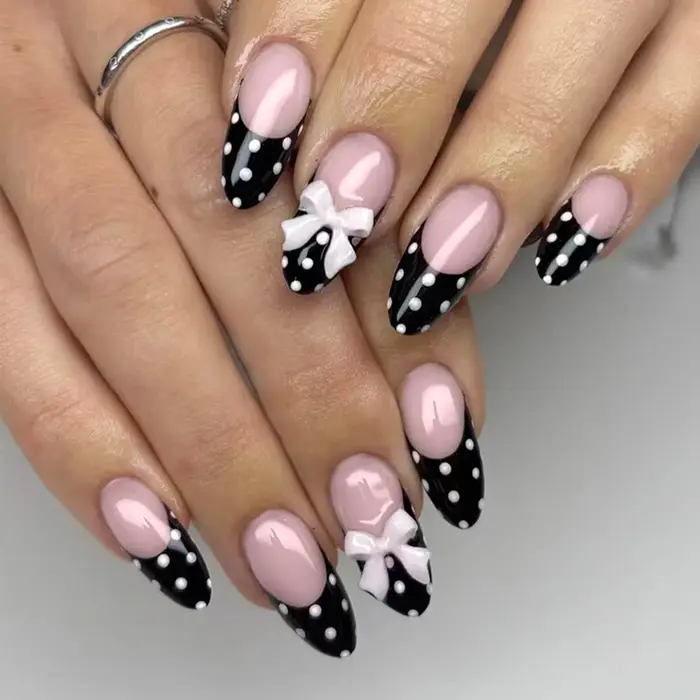 24 faux ongles noirs de style français en forme d'amande