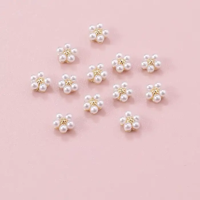 Décoration d'ongles en diamant coloré