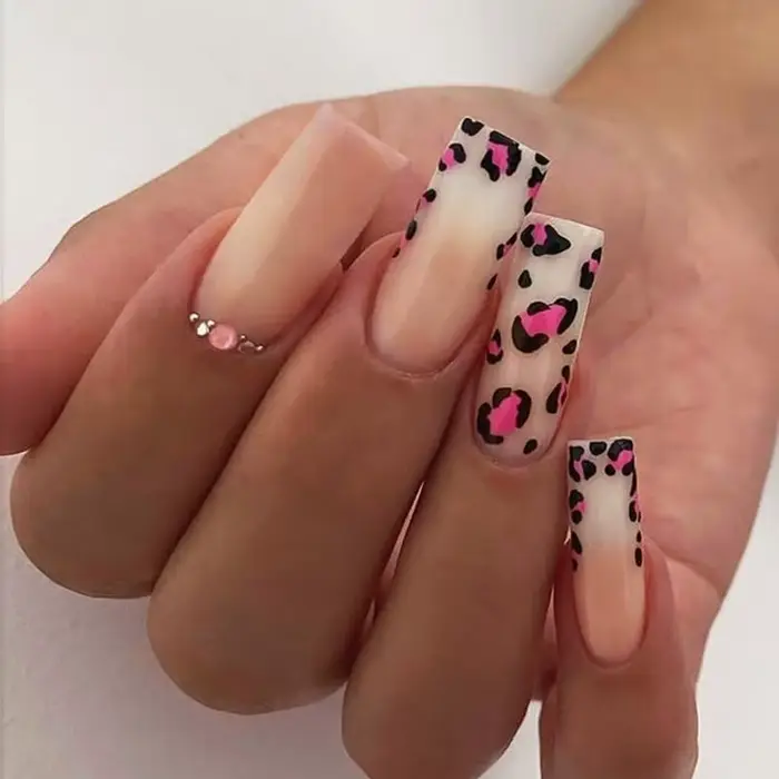 831E 24pcs Leopard Fake Cercine Press on False Tips Artificiel