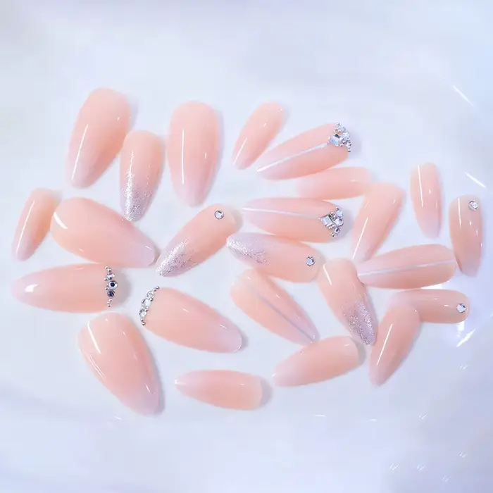 24 faux ongles longs en forme d'amande