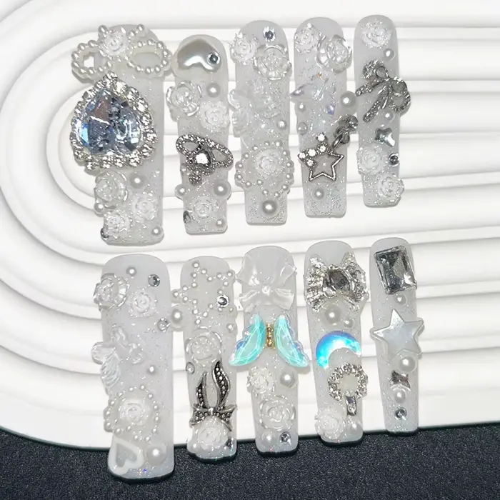 Ongles press-on japonais Jirai blancs faits à la main