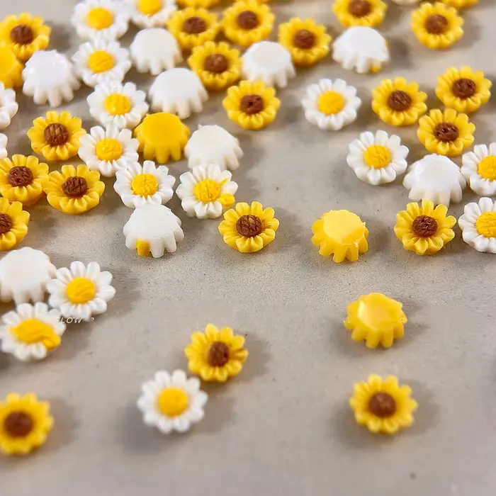 50 Breloques Réalistes en Résine Mini Marguerites Fleurs Jaunes pour Ongles