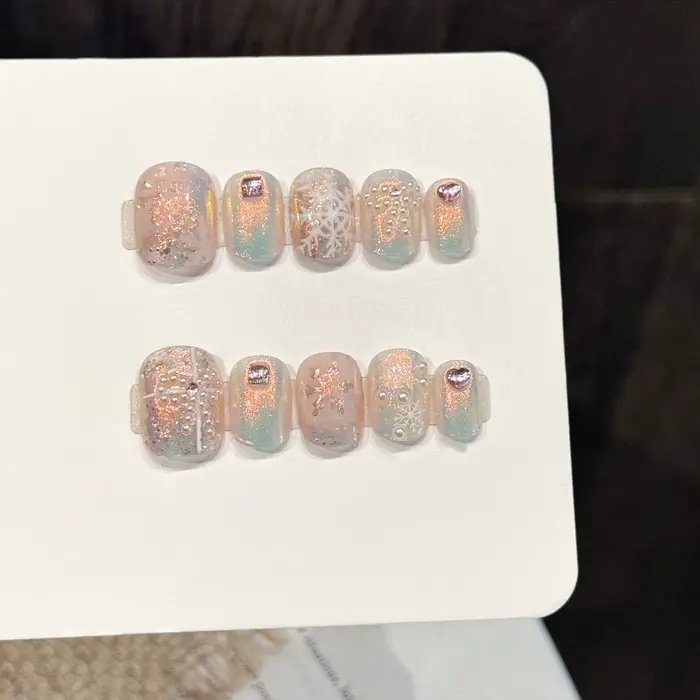 10 faux ongles ronds faits à la main, style blanchissant avancé, adaptés aux festivals, aux fêtes et