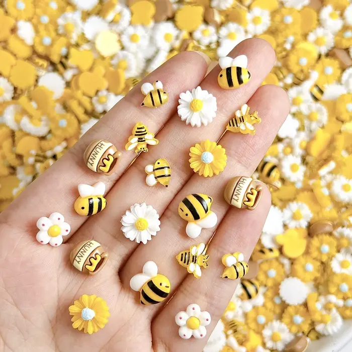 50 pièces 3D dessin animé mignon jaune abeille Nail Art breloques créatif potelé miel peut tournesol