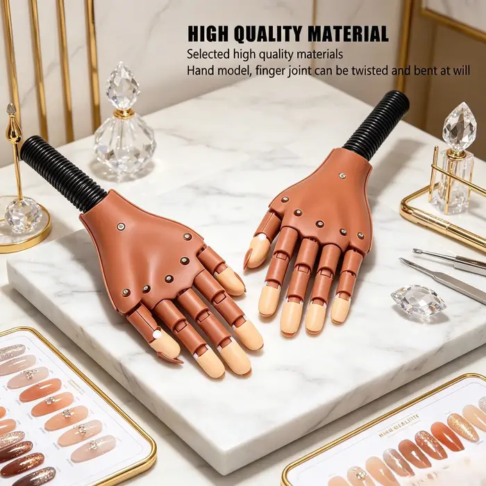Main d'entraînement pour la manucure et le nail art