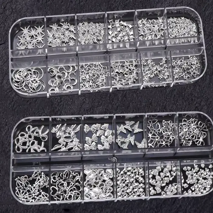 12 grilles de breloques et clous à ongles 3D argentés, motifs cœur, nœud, papillon, étoile, lune, st