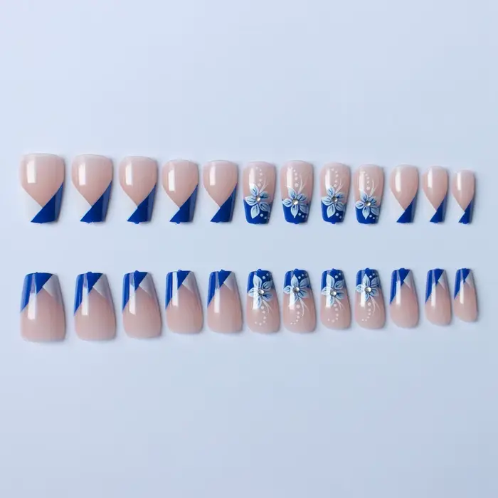 Faux ongles courts en T à la mode