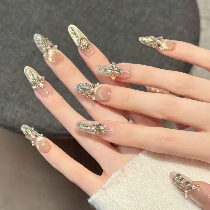 10 faux ongles ovales longs faits à la main