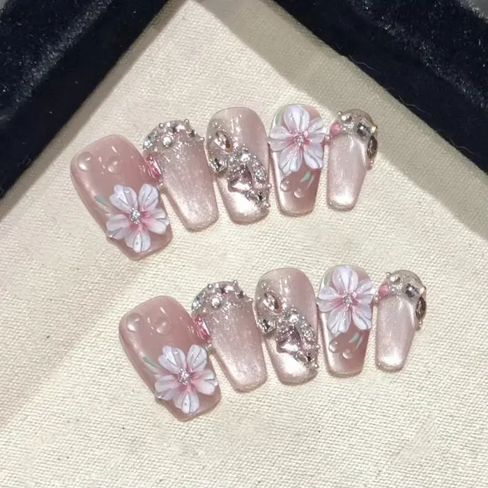 10 pièces doux mignon à la main presse sur ongles fleur papillon faux ongles brillant diamant faux o