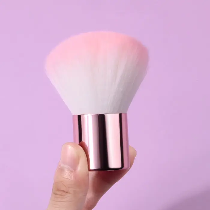 Brosse douce en forme de champignon pour la manucure