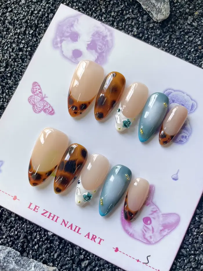 Faux ongles à presser 2026 French Long Almond Amber