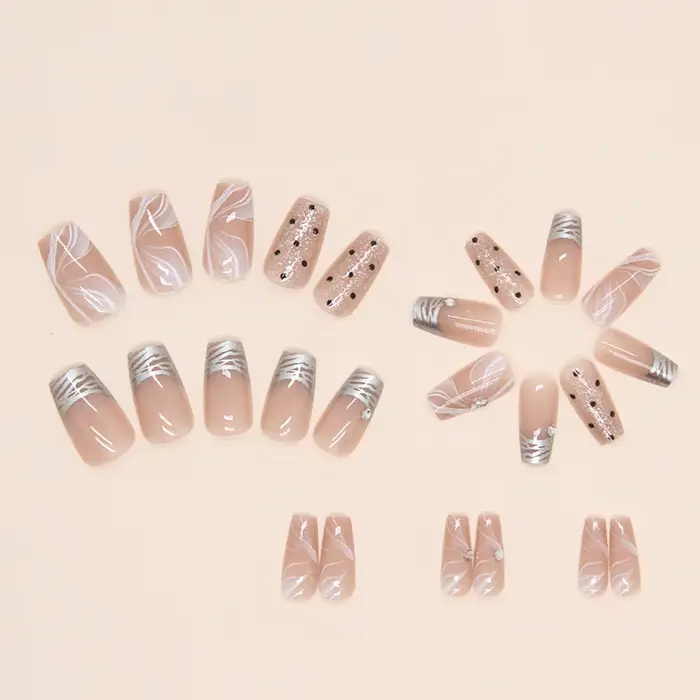 24 faux ongles argentés style français vintage