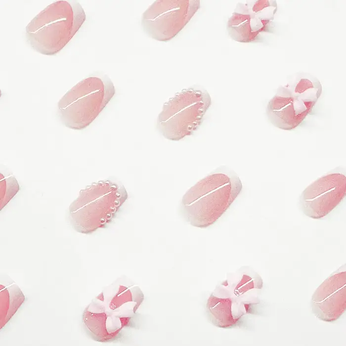 24 pièces mode faux ongles avec Design court