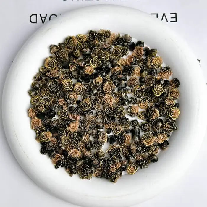 Breloques à ongles en résine incrustée de feuille d'or