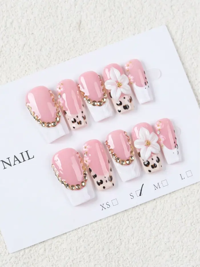 10 faux ongles rectangulaires de longueur moyenne