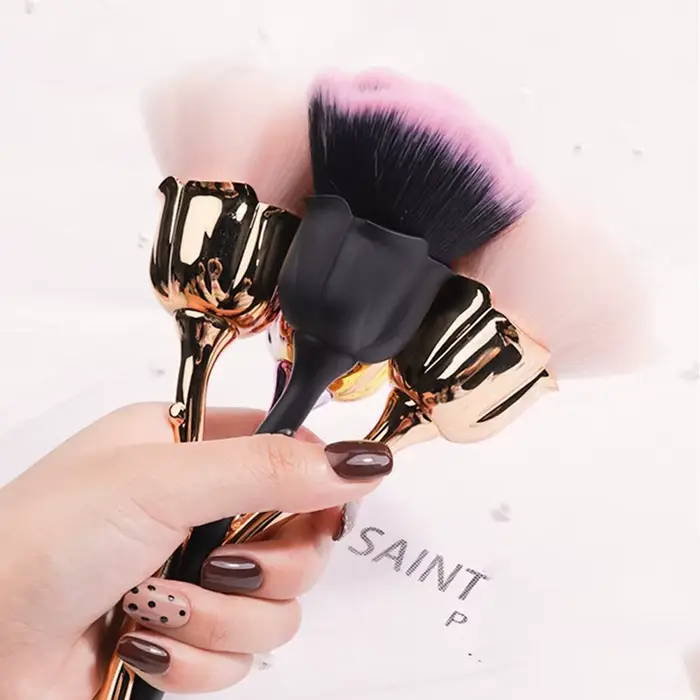 Brosse à ongles à fleurs pour manucure