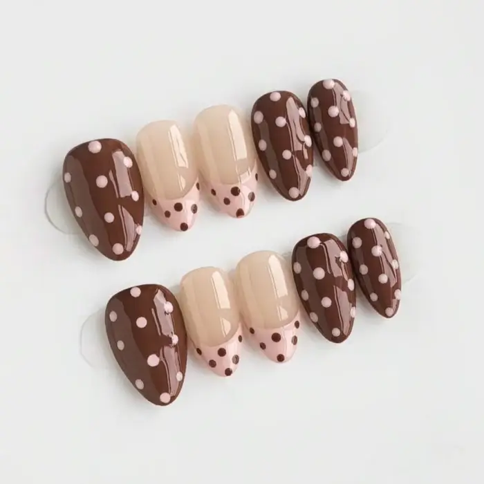 10 faux ongles faits à la main, style Malade haut de gamme, points dessinés à la main, contraste de